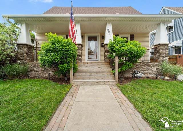 Property at 2011 5th St, Wyandotte, MI 48192, 3 beds, 1.5 baths