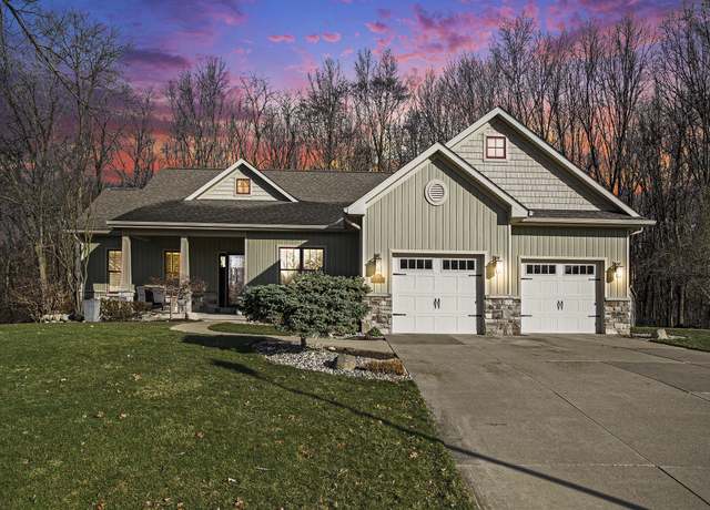 Property at 1165 Hawkins Ct, Kalamazoo, MI 49009, 4 beds, 3 baths