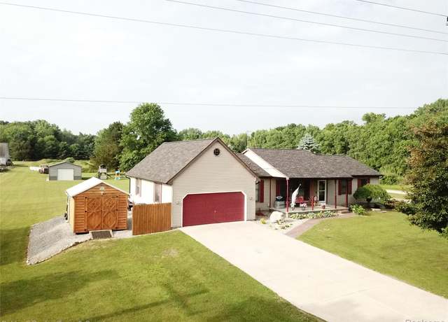 Property at 6881 Munsell Rd, Howell, MI 48843, 5 beds, 2.5 baths