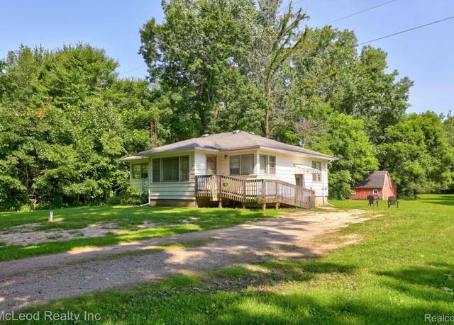 Property at 7604 Arbela Rd, Arbela Township, MI 48746, 3 beds, 1 bath