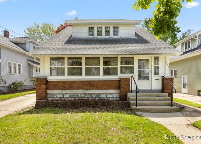 Property at 848 Myrtle St NW, Grand Rapids, MI 49504, 4 beds, 1.5 baths