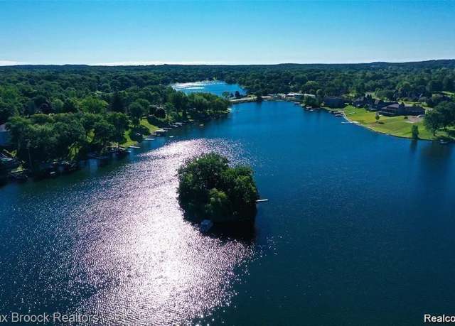 Property at 9804 King Rd, Davisburg, MI 48350