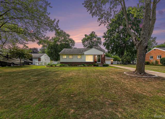 Property at 3841 Anoka Dr, Waterford Charter Township, MI 48329, 3 beds, 2 baths