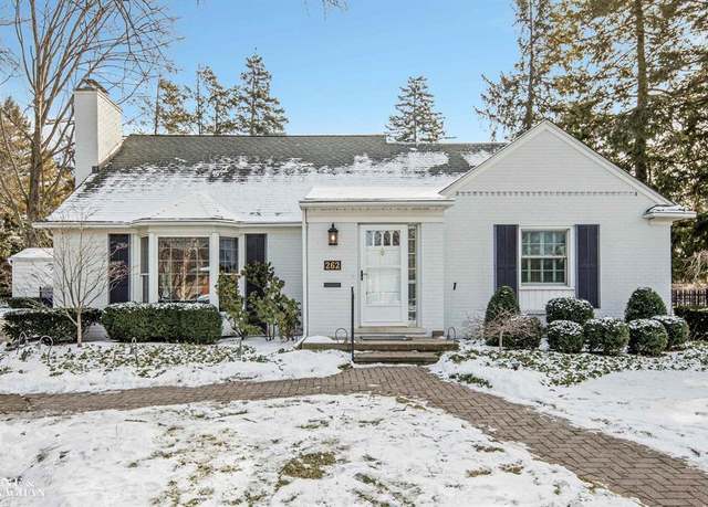 Property at 262 Stephens Rd, Grosse Pointe Farms, MI 48236, 3 beds, 3 baths