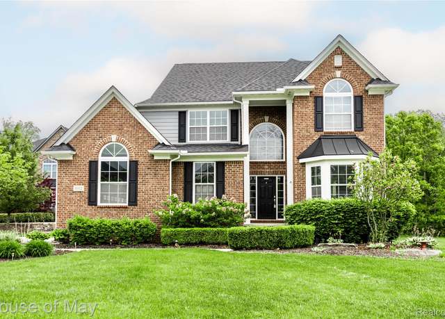 Property at 5312 Vineyard St, Commerce Twp, MI 48382, 4 beds, 2.5 baths