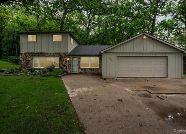 Property at 320 Elkinford Dr, White Lake, MI 48383, 4 beds, 2.5 baths