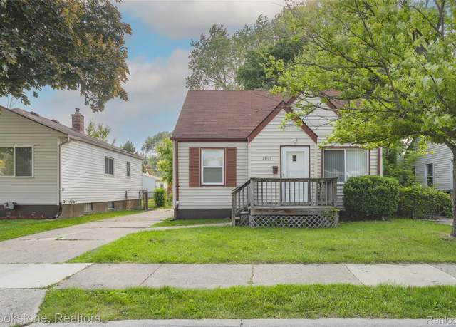 Property at 23123 Lambrecht Ave, Eastpointe, MI 48021, 3 beds, 1 bath