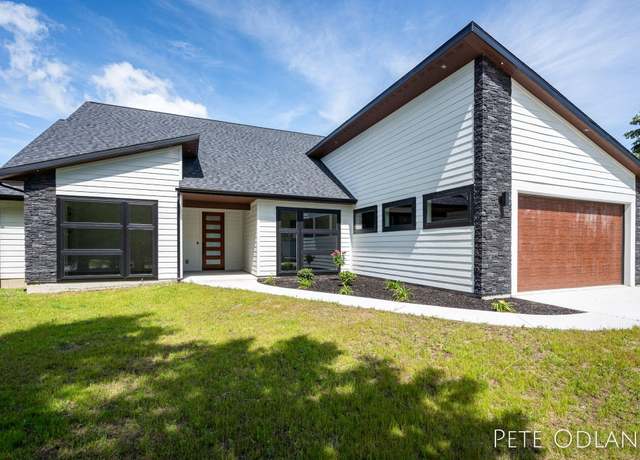 Property at 7867 Sunset Shores Dr, Stanwood, MI 49346, 4 beds, 2.5 baths