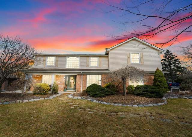 Property at 8842 Thorntree Dr, Grosse Ile, MI 48138, 4 beds, 3.5 baths