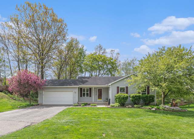 Property at 2438 Melvin Dr, Howell, MI 48843, 3 beds, 2.5 baths