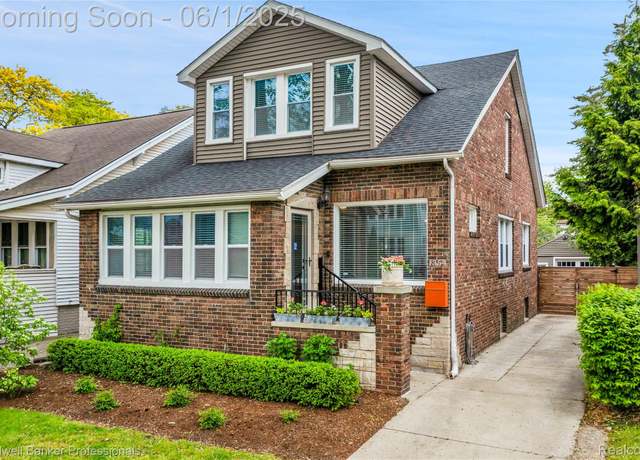 Property at 1354 Lakepointe St, Grosse Pointe Park, MI 48230, 4 beds, 2 baths
