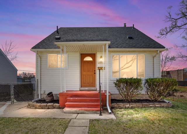 Property at 28501 Krauter St, Garden City, MI 48135, 3 beds, 2 baths
