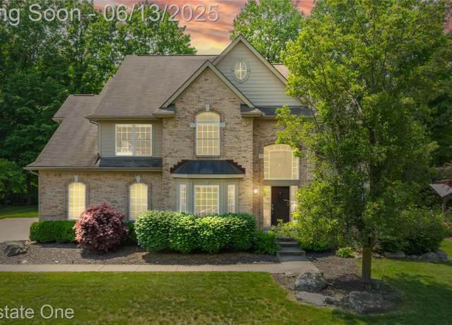 Property at 3788 High Grove Way, Lake Orion, MI 48360, 4 beds, 2.5 baths