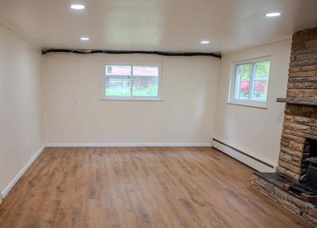 Property at 46254 Custer Ave, Utica, MI 48317, 3 beds, 2.5 baths