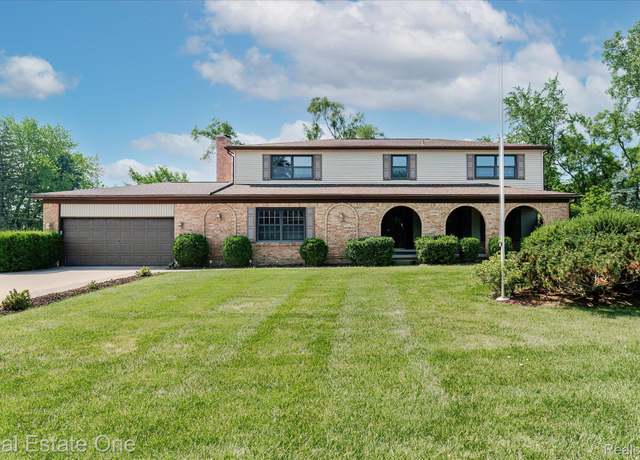 Property at 4280 Snoal Ln, Shelby Twp, MI 48316, 4 beds, 2.5 baths