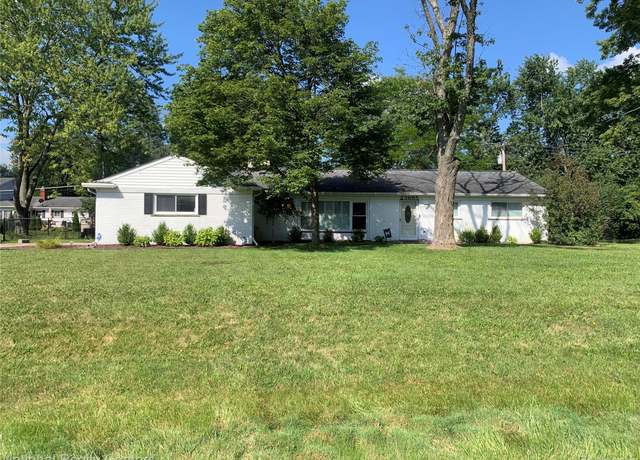 Property at 23695 E Newell Cir, Farmington, MI 48336, 3 beds, 1.5 baths