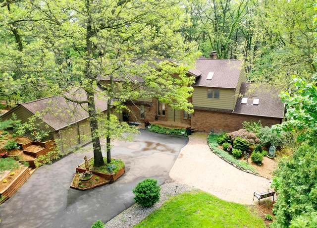 Property at 7129 Lakeridge Pl, Kalamazoo, MI 49009, 5 beds, 5.5 baths