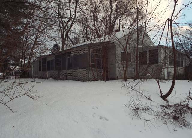 Property at 5581 Savoy Dr, Waterford, MI 48327, 3 beds, 1 bath