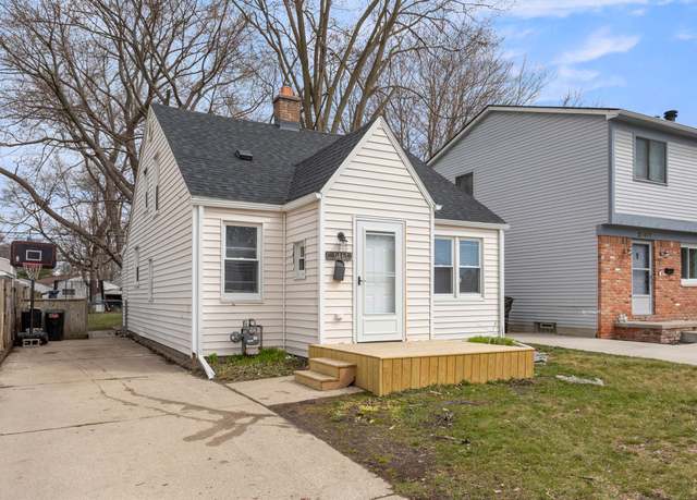 Property at 20461 Hollywood St, Harper Woods, MI 48225, 3 beds, 2.5 baths