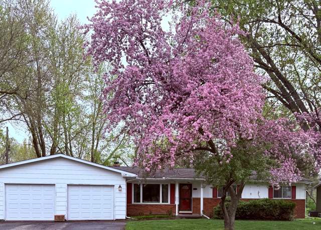 Property at 174 Knollwood Dr, Pinckney, MI 48169, 3 beds, 2 baths