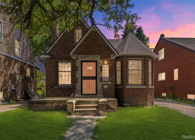 Property at 15038 Mayfield St, Detroit, MI 48205, 4 beds, 1.5 baths