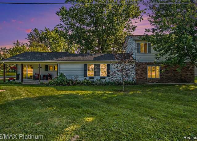 Property at 8001 Beecher Rd, Flushing, MI 48433, 4 beds, 2 baths