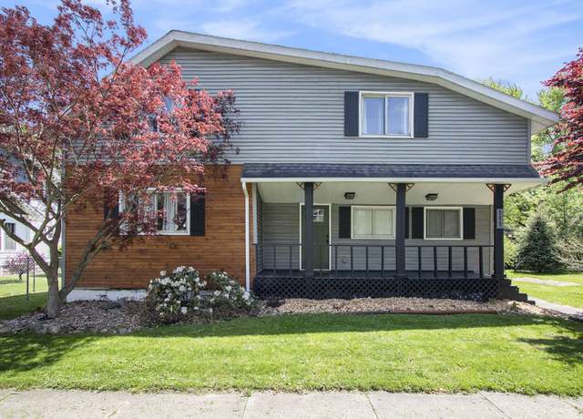 Property at 111 W 4th St, Buchanan, MI 49107, 3 beds, 2 baths