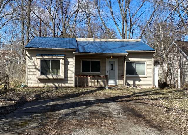 Property at 2680 Mott Ave, Waterford, MI 48328, 3 beds, 1 bath