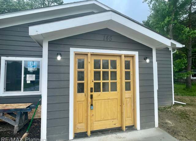 Property at 145 Elms Rd, Flushing, MI 48433, 3 beds, 2 baths