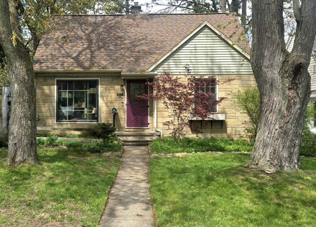 Property at 602 Parker Ave, Kalamazoo, MI 49008, 4 beds, 1.5 baths