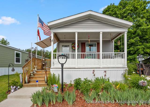 Property at 6869 Vinewood Ave NE, Belmont, MI 49306, 3 beds, 2 baths