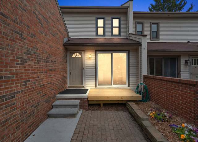 Property at 418 Willow Grove Ln, Rochester Hills, MI 48307, 3 beds, 2.5 baths