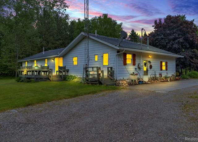 Property at 5405 Walker Rd, Carsonville, MI 48419, 5 beds, 2 baths