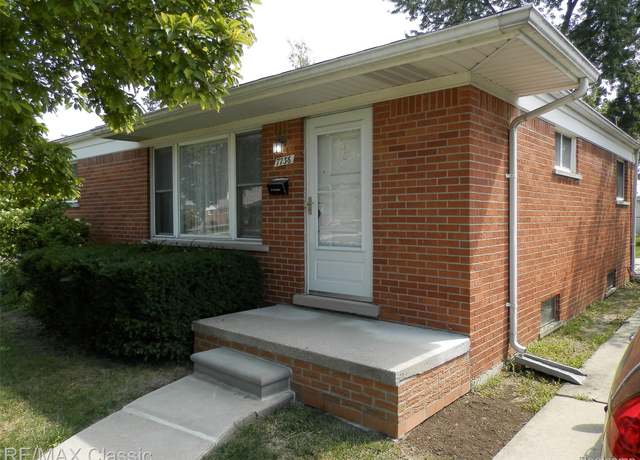 Property at 7736 Berwick Dr, Westland, MI 48185, 4 beds, 3 baths
