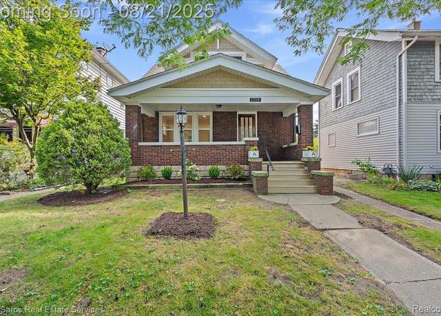 Property at 1318 Maryland St, Grosse Pointe, MI 48230, 3 beds, 1.5 baths
