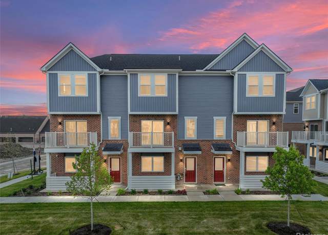 Property at 822 Huntley Lane Ln, Troy, MI 48085, 3 beds, 2.5 baths