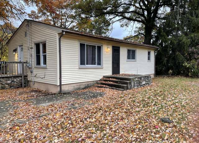 Property at 831 Jones St, Muskegon, MI 49442, 3 beds, 1 bath