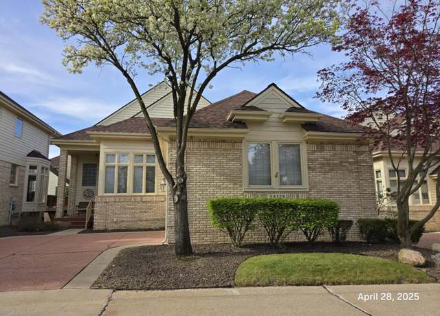 Property at 38128 S Vista Dr, Livonia, MI 48152, 2 beds, 2 baths
