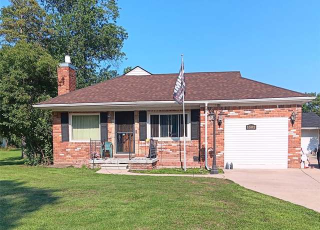 Property at 1002 Minnesota Ave, Troy, MI 48083, 2 beds, 1 bath