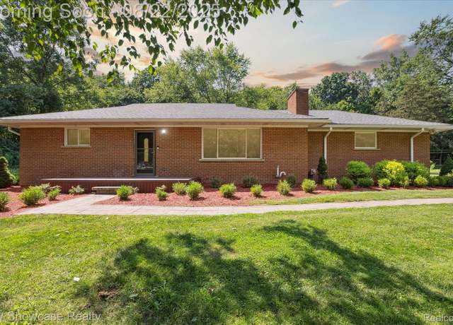 Property at 18061 Lathers St, Livonia, MI 48152, 3 beds, 2 baths