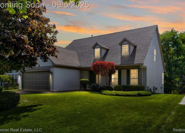 Property at 1245 Woodbriar Dr, Oxford Charter Township, MI 48371, 3 beds, 2.5 baths