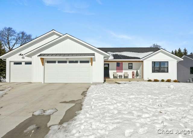 Property at 3271 Harrison St, Georgetown Twp, MI 49426, 5 beds, 2.5 baths