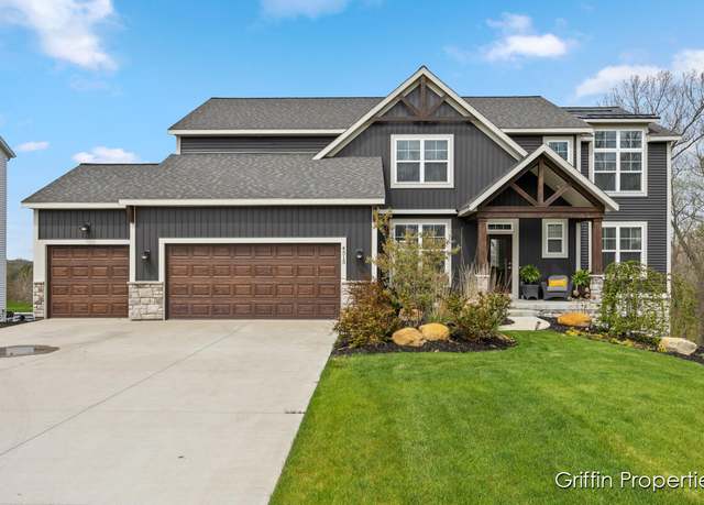 Property at 4515 Harbor View Dr, Grand Rapids, MI 49512, 4 beds, 2.5 baths