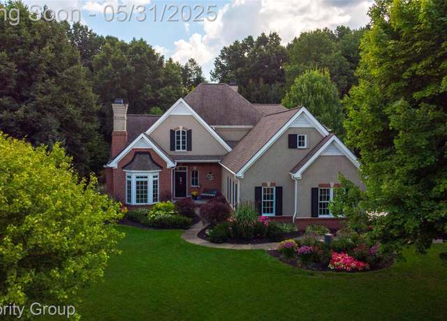 Property at 7730 Parkcrest Cir, Clarkston, MI 48348, 4 beds, 3.5 baths