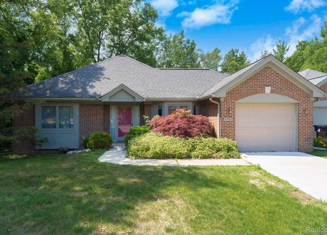 Property at 21433 Archwood Cir, Farmington Hills, MI 48336, 2 beds, 2 baths