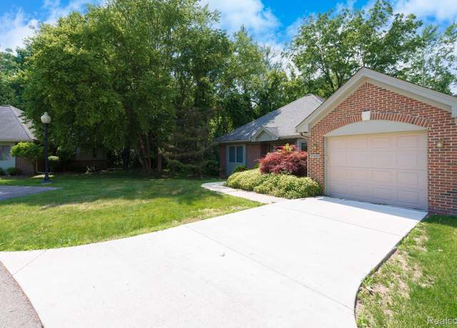 Property at 21433 Archwood Cir, Farmington Hills, MI 48336, 2 beds, 2 baths