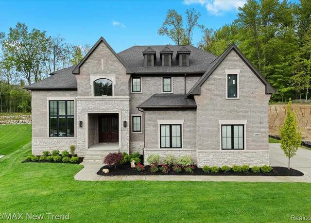 Property at 28878 Wintergreen Dr, Farmington Hills, MI 48331, 5 beds, 5 baths