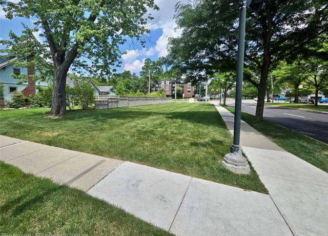 Property at 400 Park St, Oak Park, MI 48009