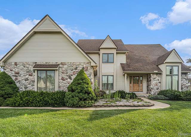 Property at 23237 Evan Ct N, New Boston, MI 48164, 4 beds, 2.5 baths