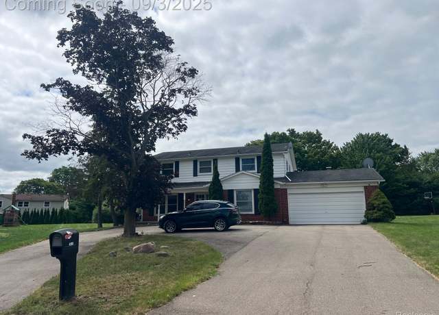 Property at 4185 Pinehurst Ct, West Bloomfield Charter Township, MI 48322, 4 beds, 2.5 baths
